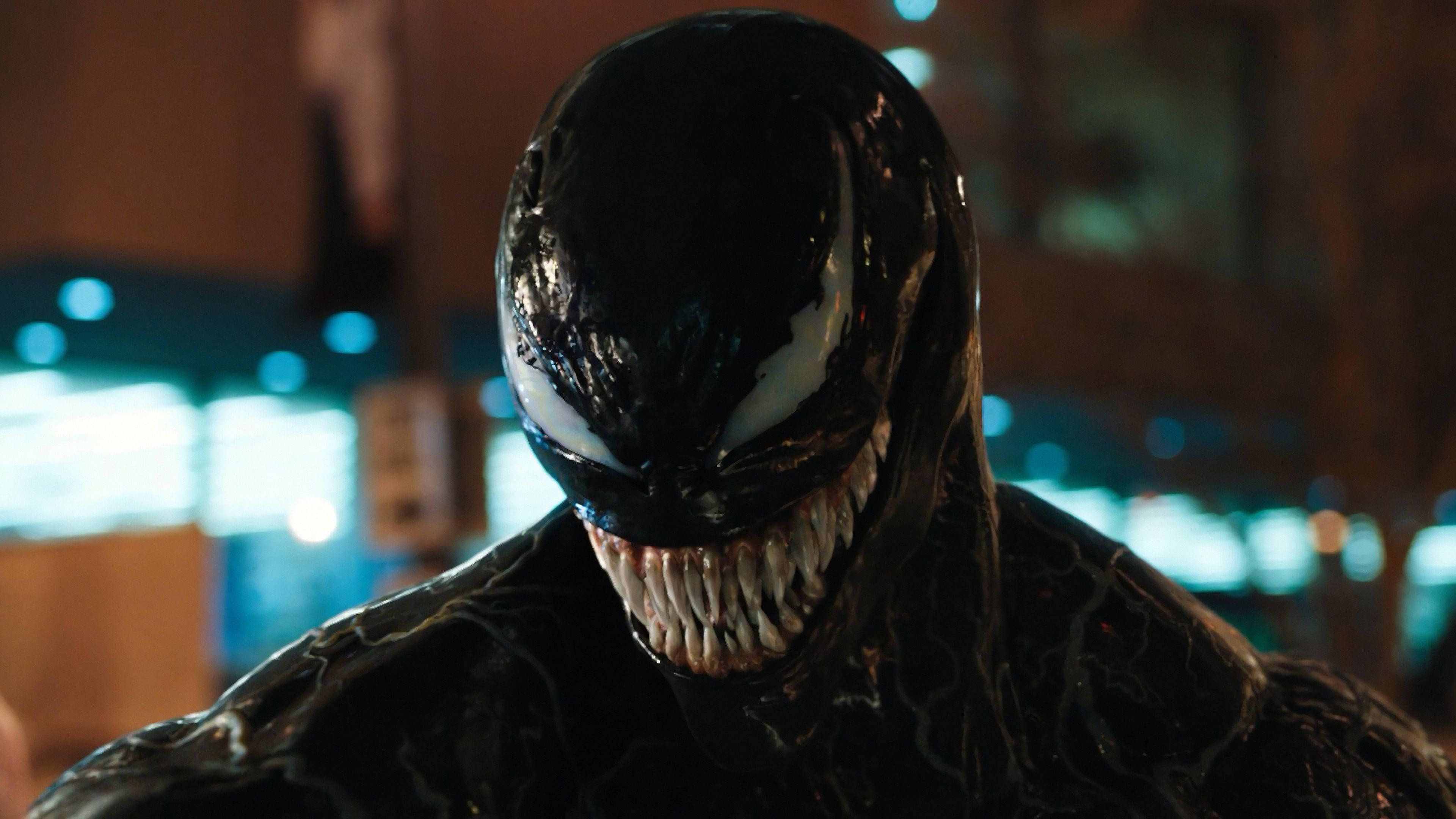 Venom, black symbiote, glowing white eyes, 4K Desktop Wallpaper