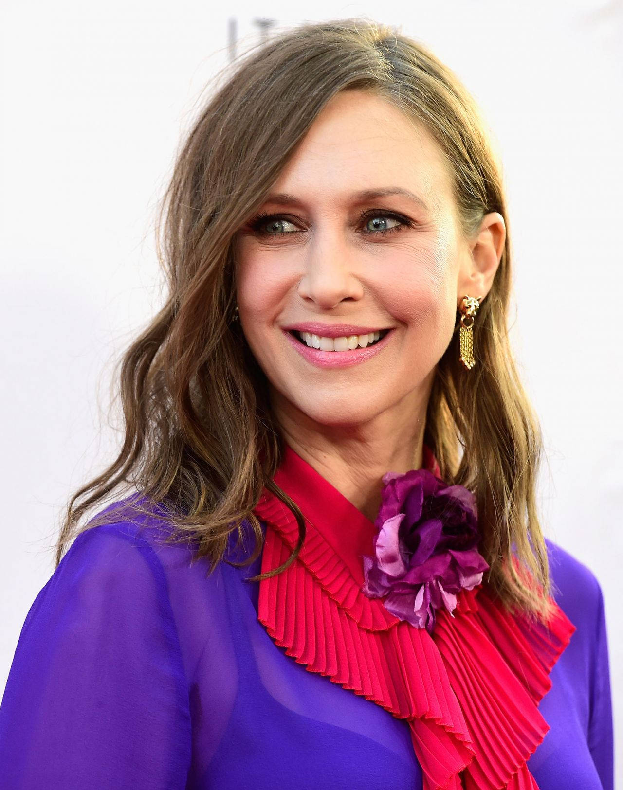Vera Farmiga, American actress, wavy brown hair, HD Phone Wallpaper
