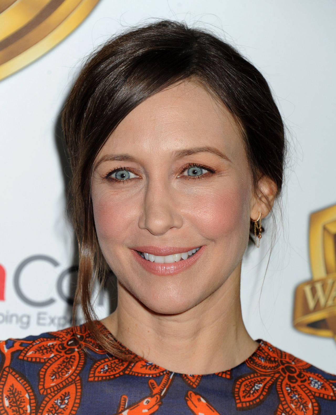 Vera Farmiga, blue eyes, dark hair, HD Phone Wallpaper