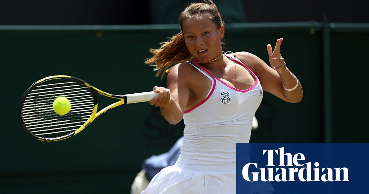 Vera Zvonareva, white outfit, yellow racket, SD Desktop Wallpaper