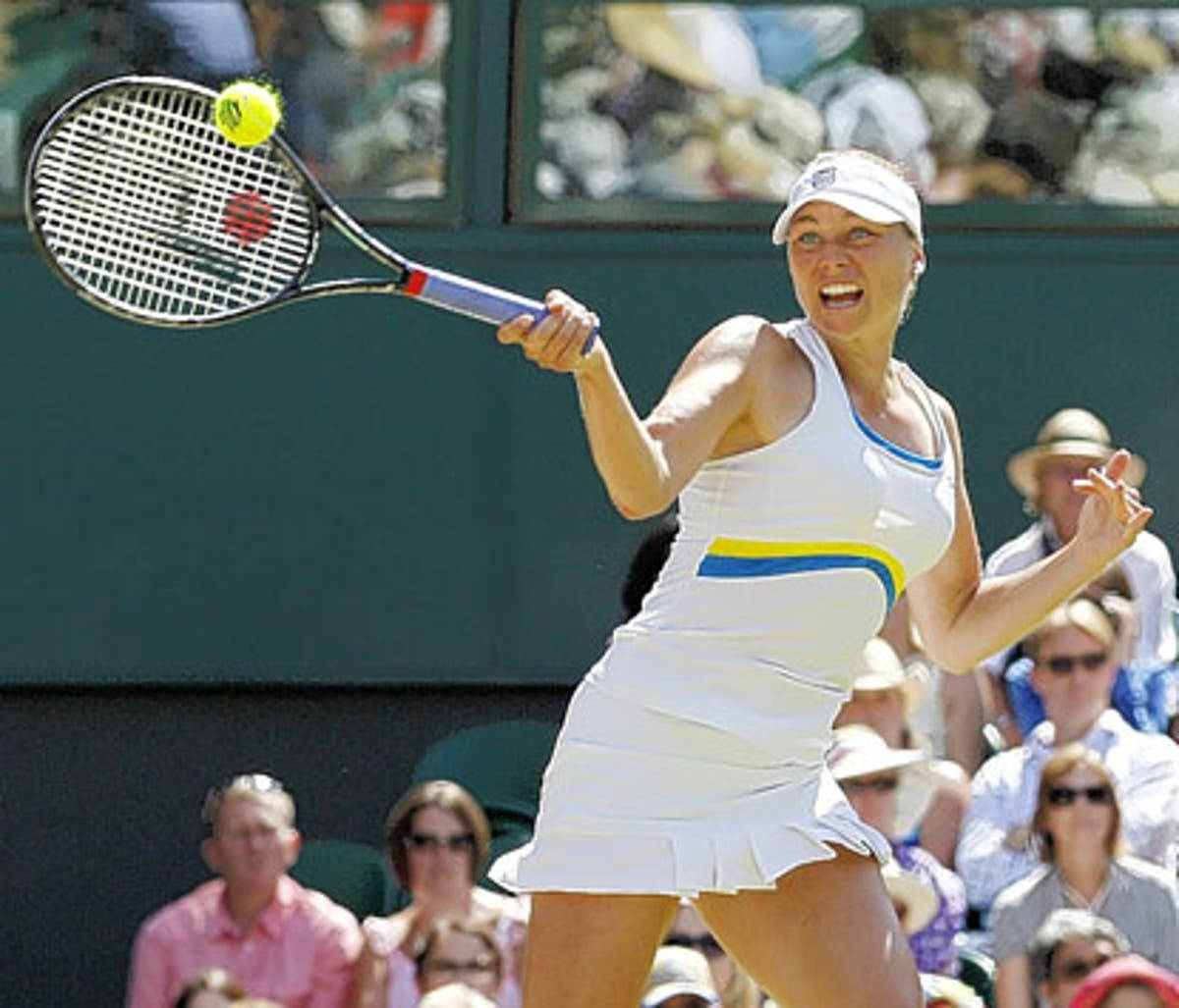 Vera Zvonareva, white gear, yellow ball, SD Desktop Wallpaper
