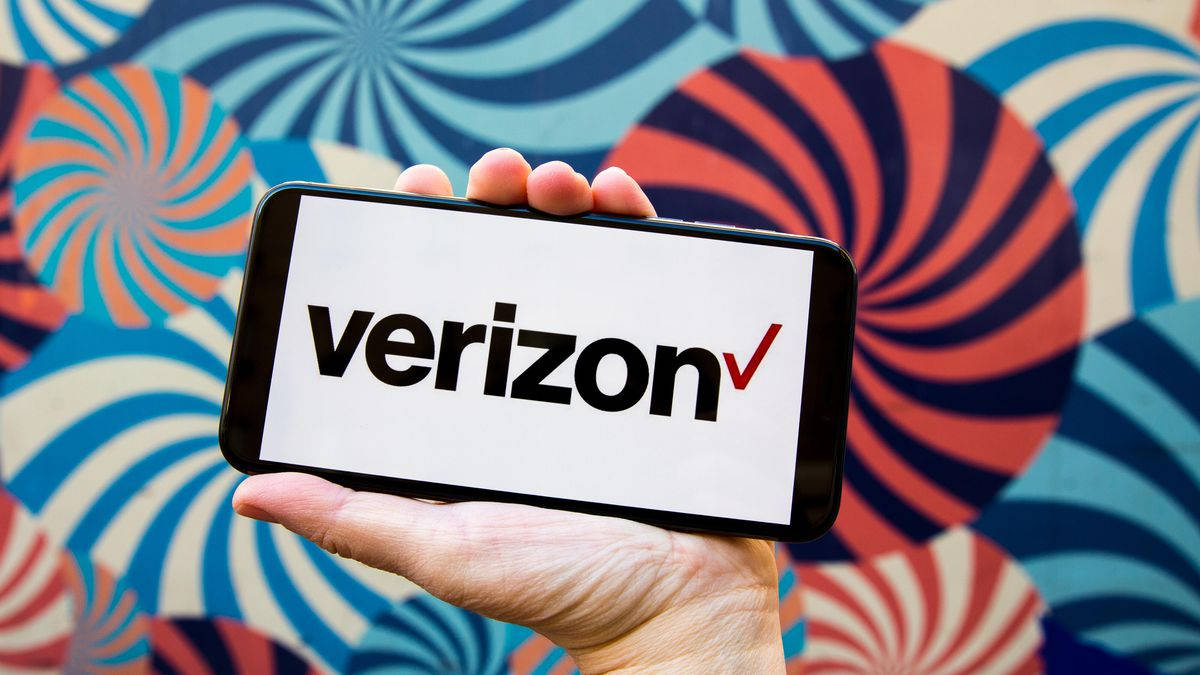 Verizon logo, smartphone, vibrant swirling patterned wall, SD Desktop Wallpaper