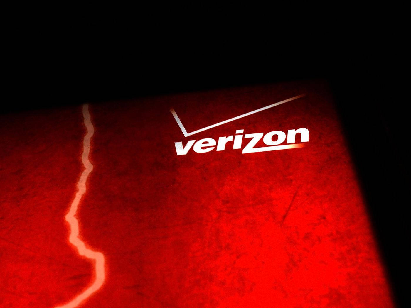 Verizon, striking red, glowing white Verizon logo, HD Desktop Wallpaper