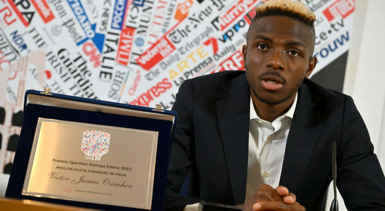 Victor Osimhen, suit, Italian sports award plaque, HD Desktop Wallpaper