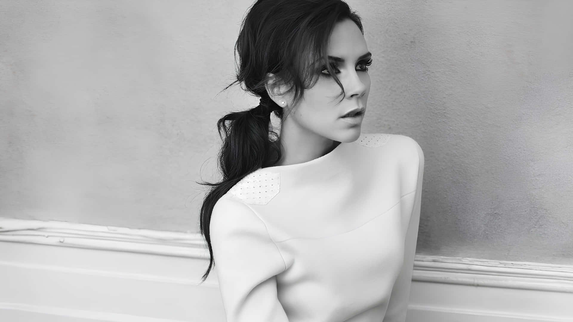 Victoria Beckham, elegant black and white, dark hair, Full HD Desktop Wallpaper