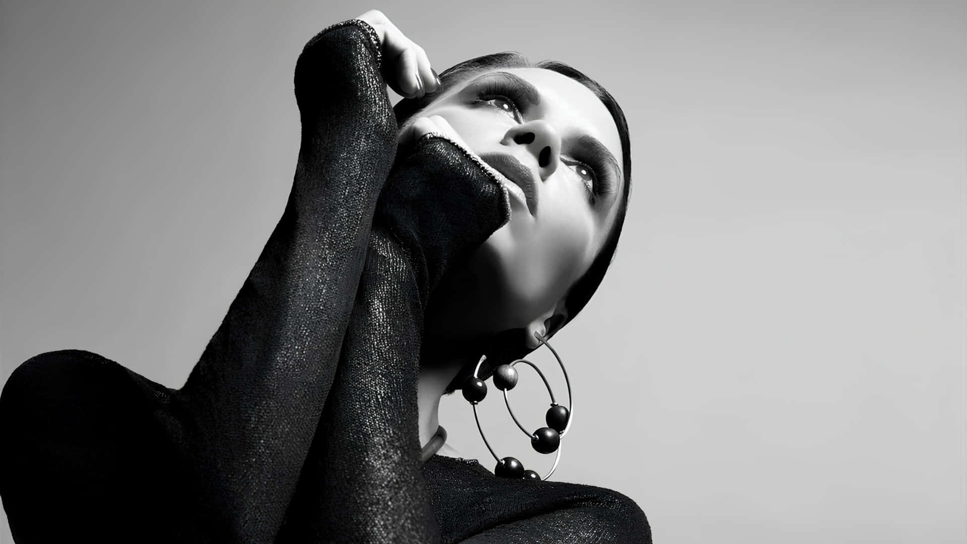 Victoria Beckham, black textured attire, plain gray background, Full HD Desktop Wallpaper