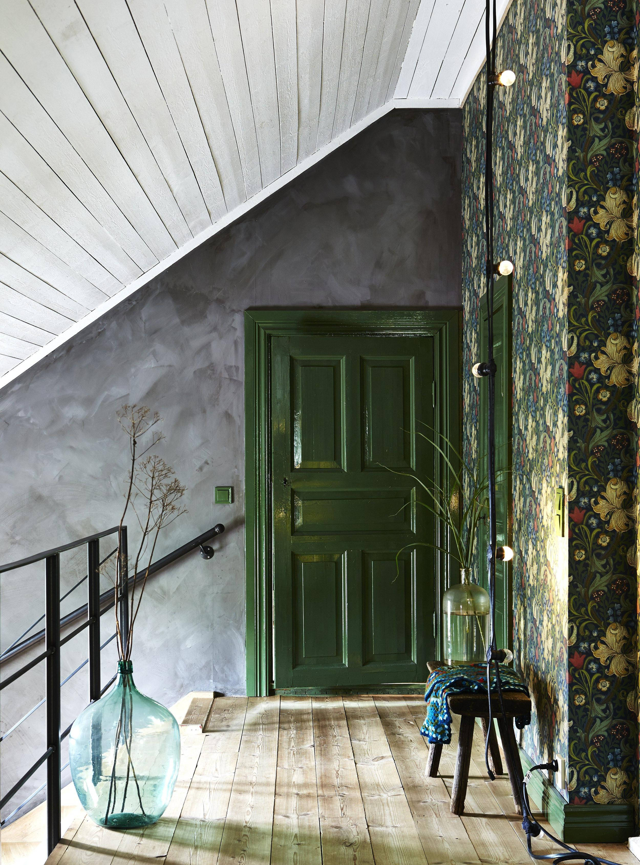 Victorian-style living room, floral wallpaper, green door, 2K Phone Wallpaper