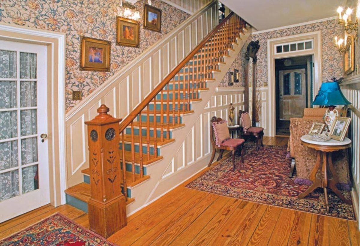 Victorian, entry hall, grand wooden staircase, SD Desktop Wallpaper