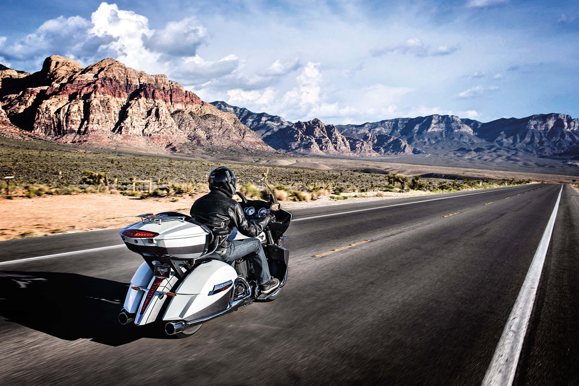 Victory Motorcycle, white touring bike, desert highway, Full HD Desktop Wallpaper