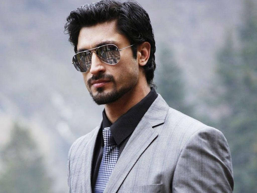Vidyut Jamwal, gray suit, aviator sunglasses, SD Desktop Wallpaper