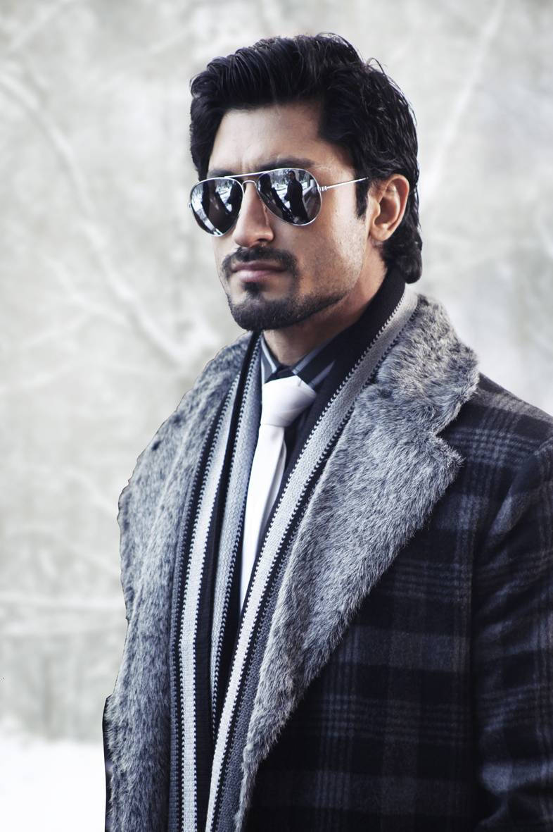 Vidyut Jamwal, fur-lined plaid coat, aviator sunglasses, SD Phone Wallpaper