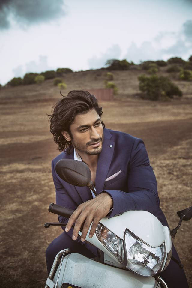 Vidyut Jamwal, blue, Tuexdo, SD Phone Wallpaper