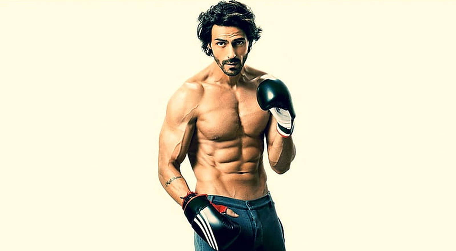 Vidyut Jamwal, black boxing gloves, dark hair, HD Desktop Wallpaper