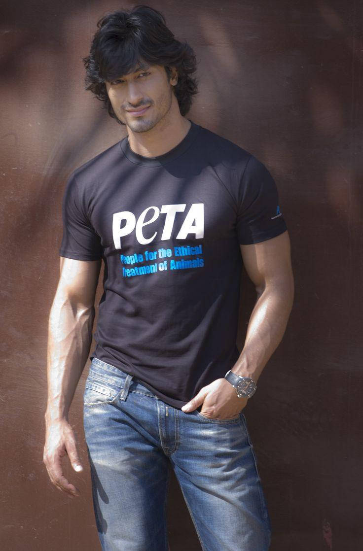 Vidyut Jamwal, PETA t-shirt, black, SD Phone Wallpaper