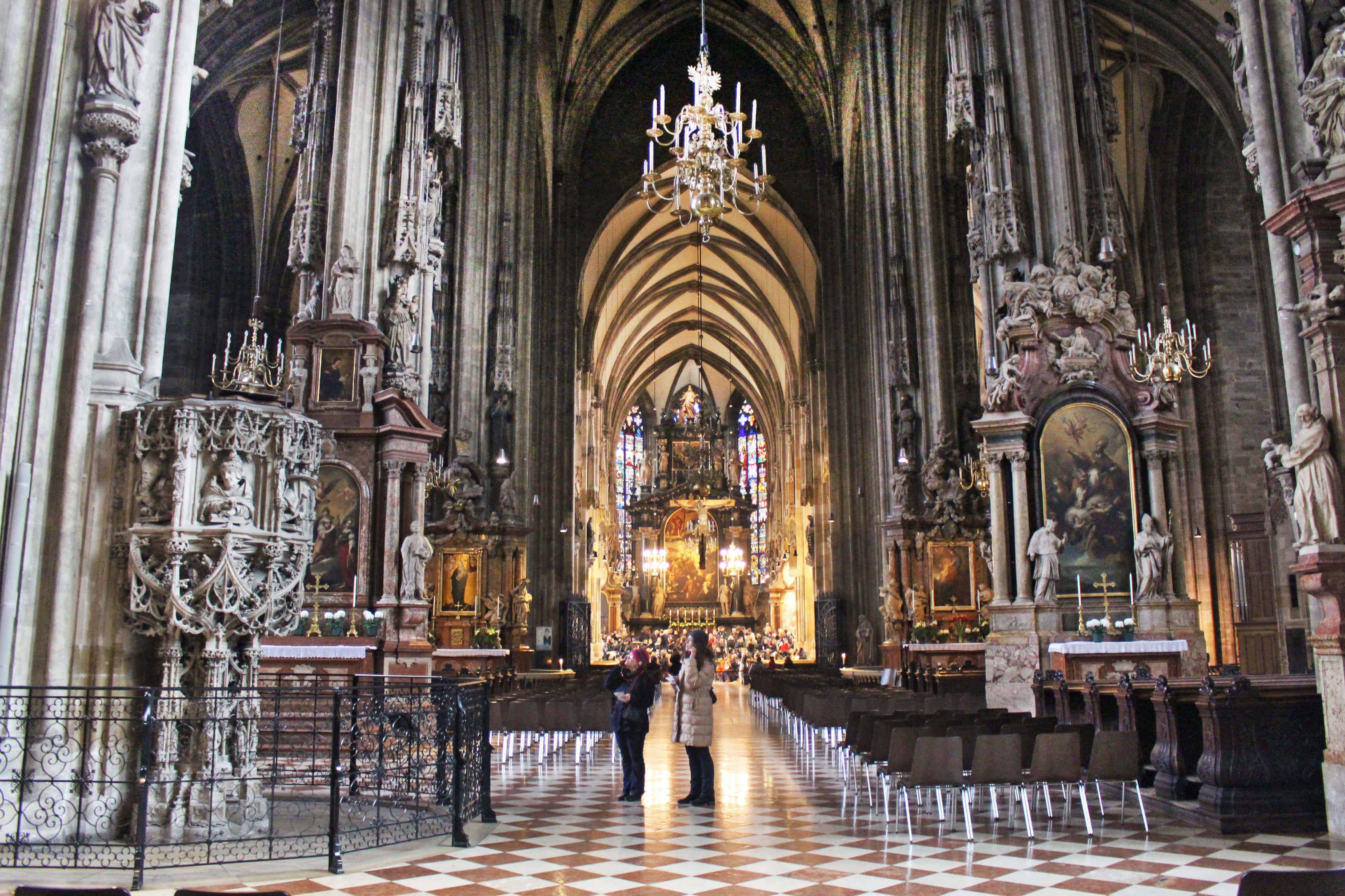 Vienna Cathedral, stone arches, ornate altars, 2K Desktop Wallpaper