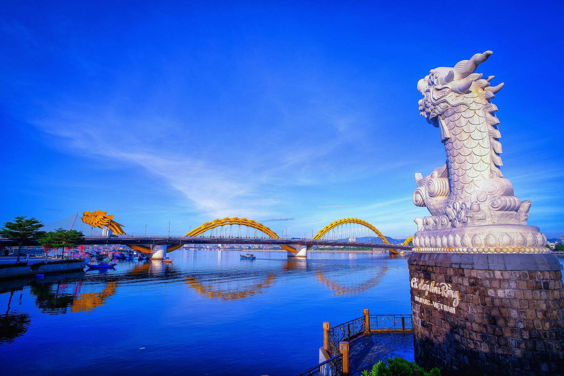 dragon bridge, golden dragon, stone dragon statue, Full HD Desktop Wallpaper