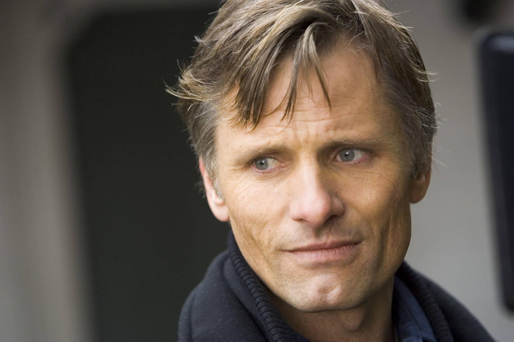 Viggo Mortensen, intense blue eyes, tousled hair, HD Desktop Wallpaper