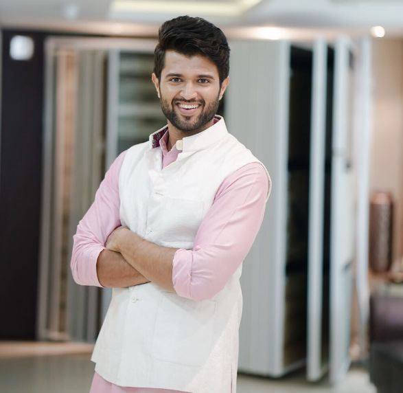Vijay Devarakonda, pink shirt, white vest, SD Desktop Wallpaper