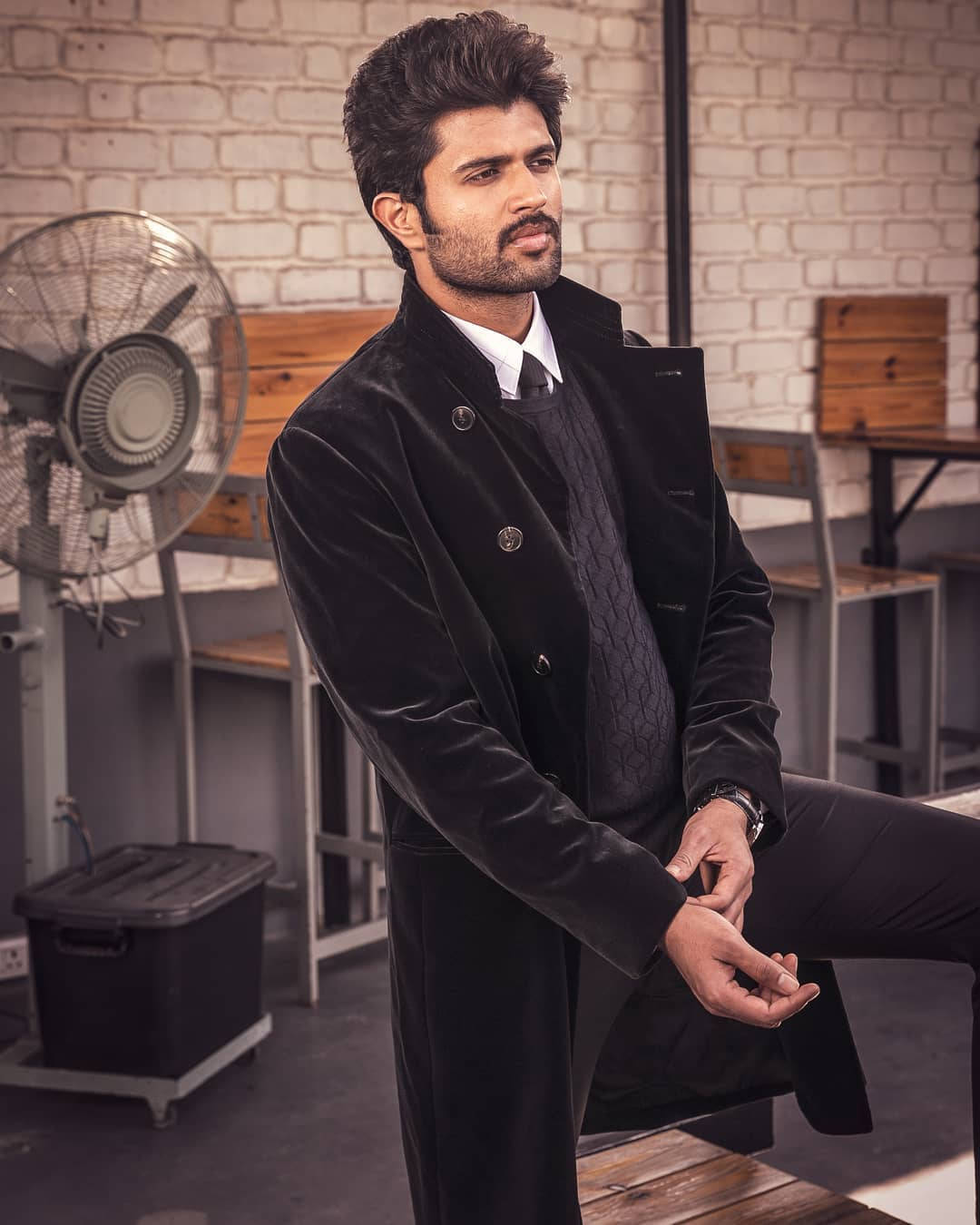 Vijay Devarakonda, black satin leather, industrial loft, HD Phone Wallpaper