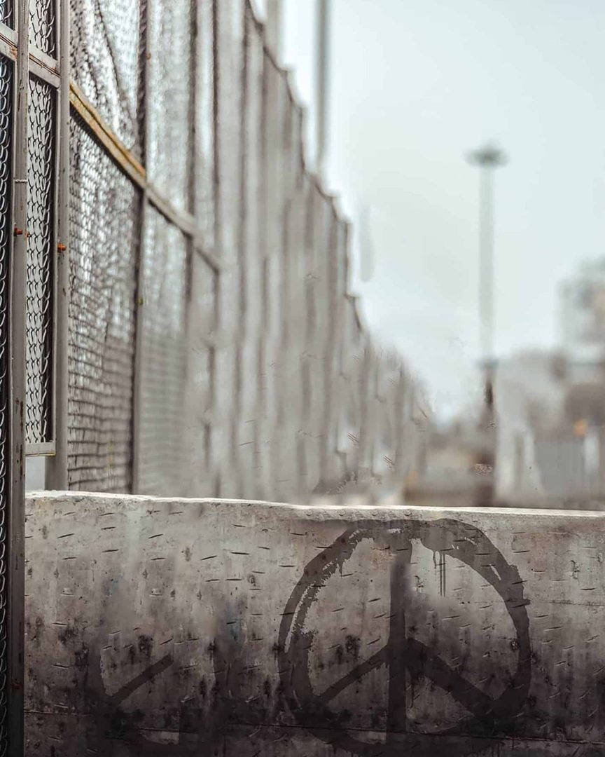 Vijay Mahar, peace sign, concrete barrier, SD Phone Wallpaper