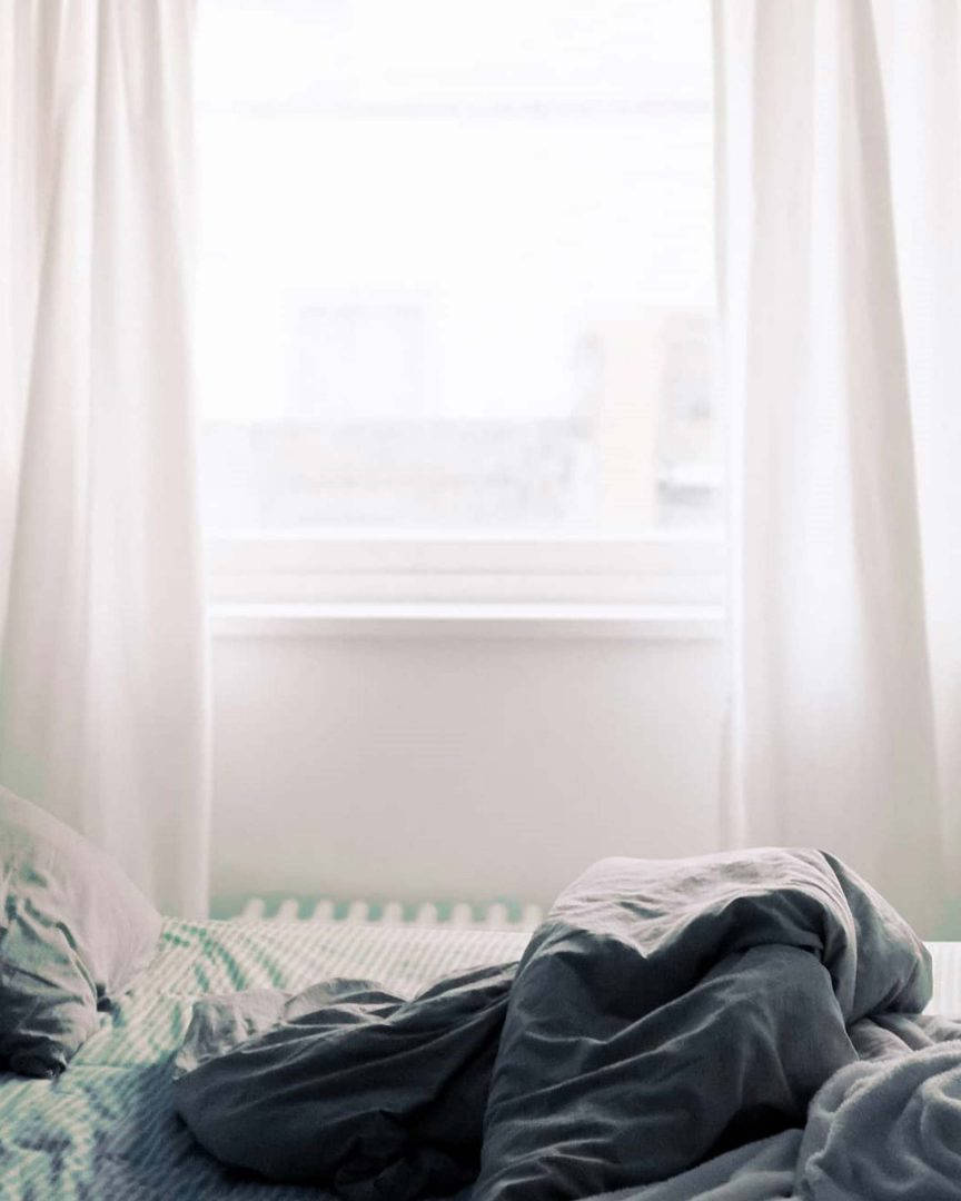 Vijay Mahar, simple unmade bed, gray sheets, SD Phone Wallpaper