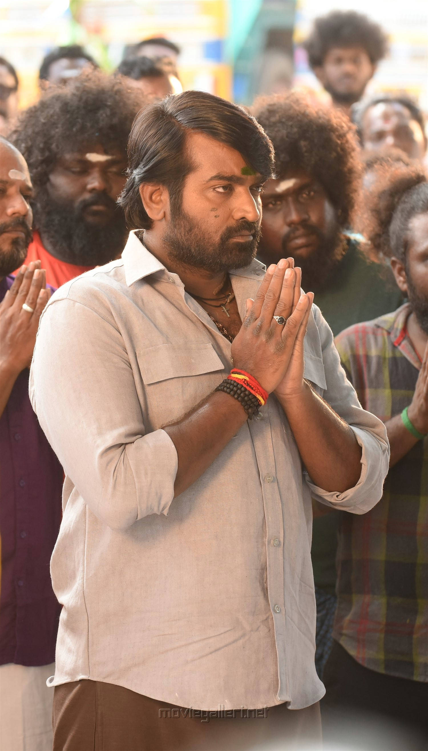 Vijay Sethupathi, prayer, beard, 2K Phone Wallpaper