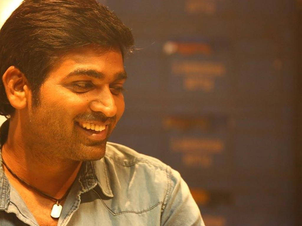 Vijay Sethupathi, denim shirt, dog tag necklace, SD Desktop Wallpaper
