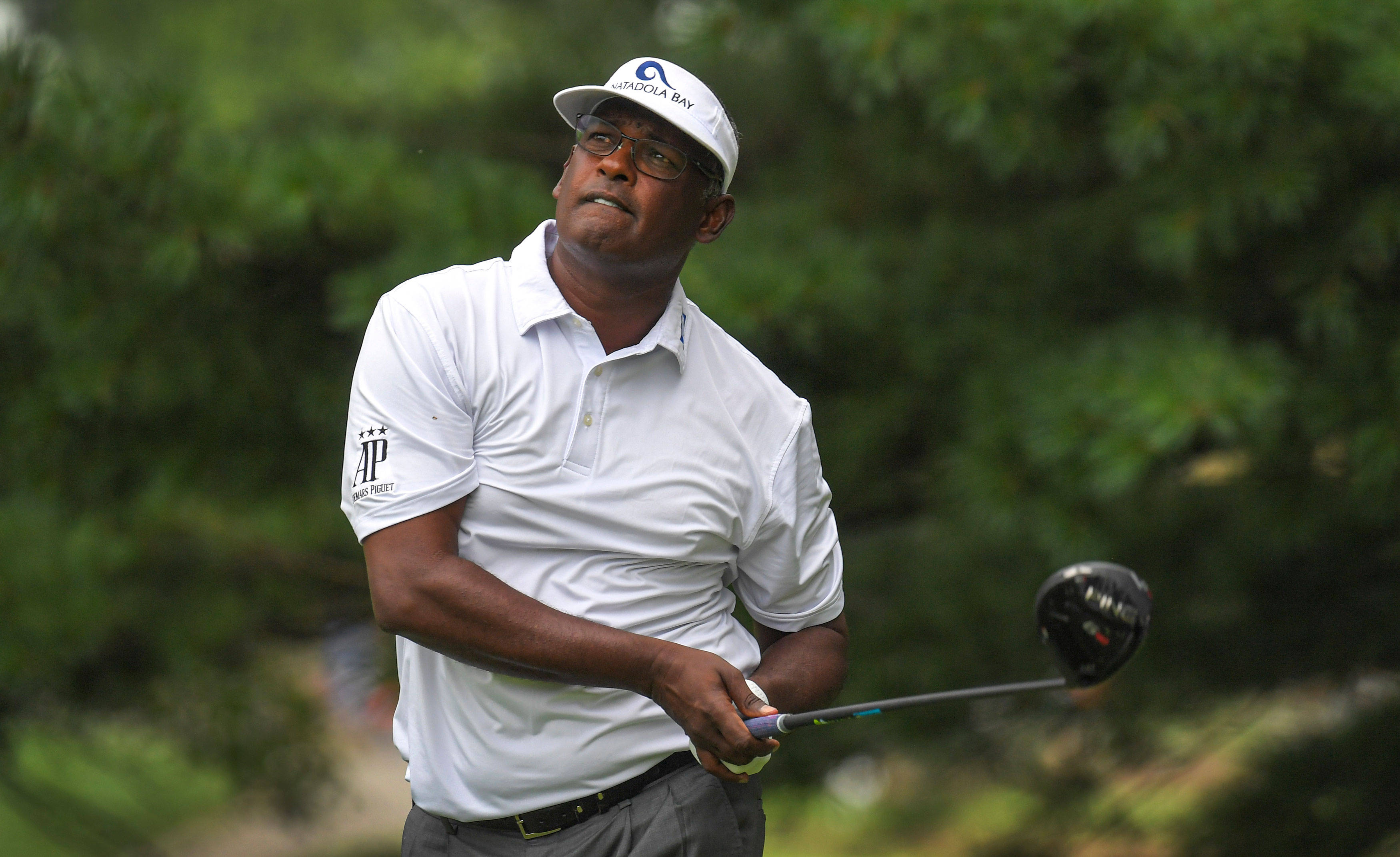 Vijay Singh, white polo, cap, 2K Desktop Wallpaper