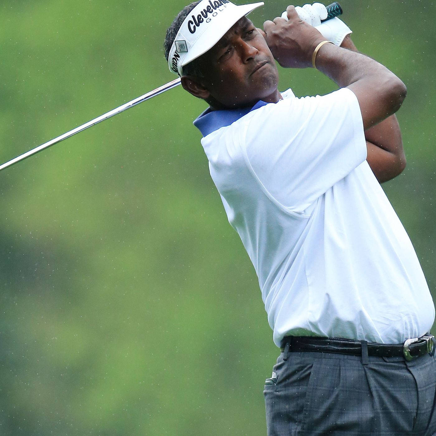 Vijay Singh, golf club, mid-swing, HD Desktop Wallpaper