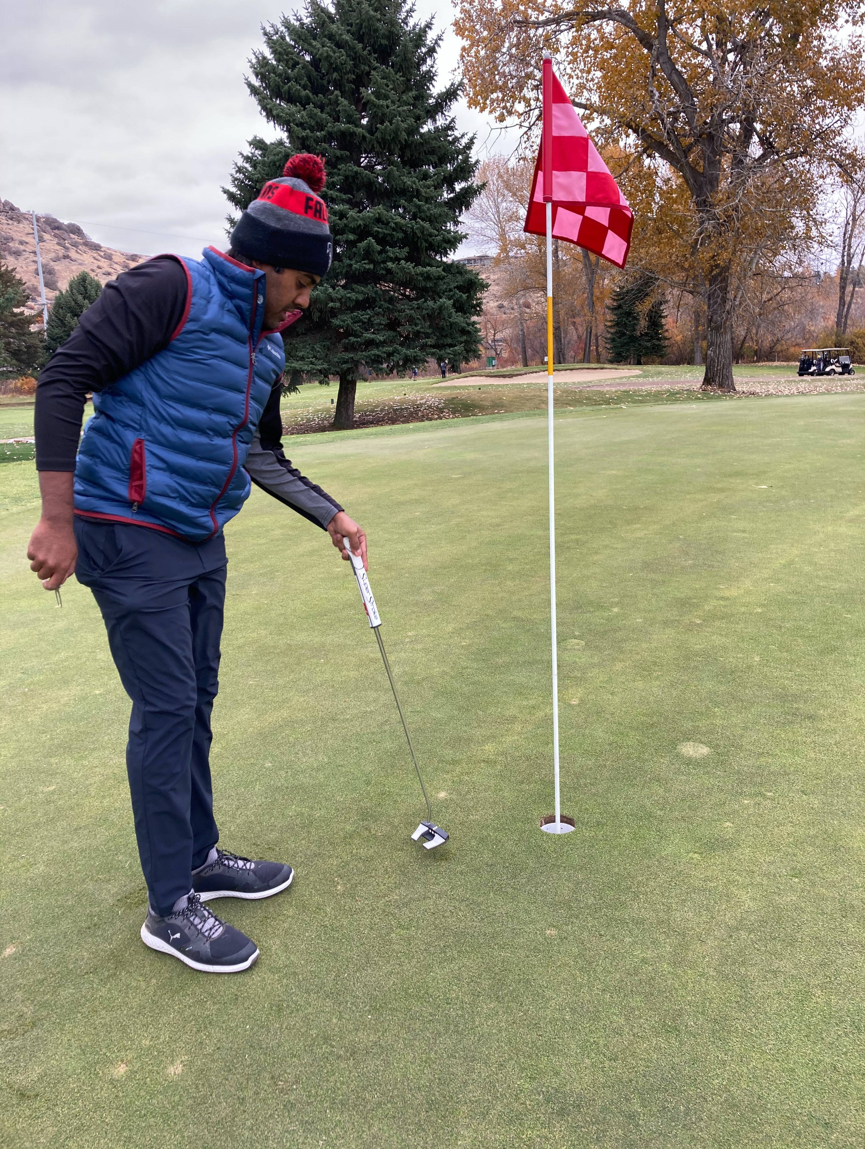 Vijay Singh, blue vest, red beanie, 4K Phone Wallpaper