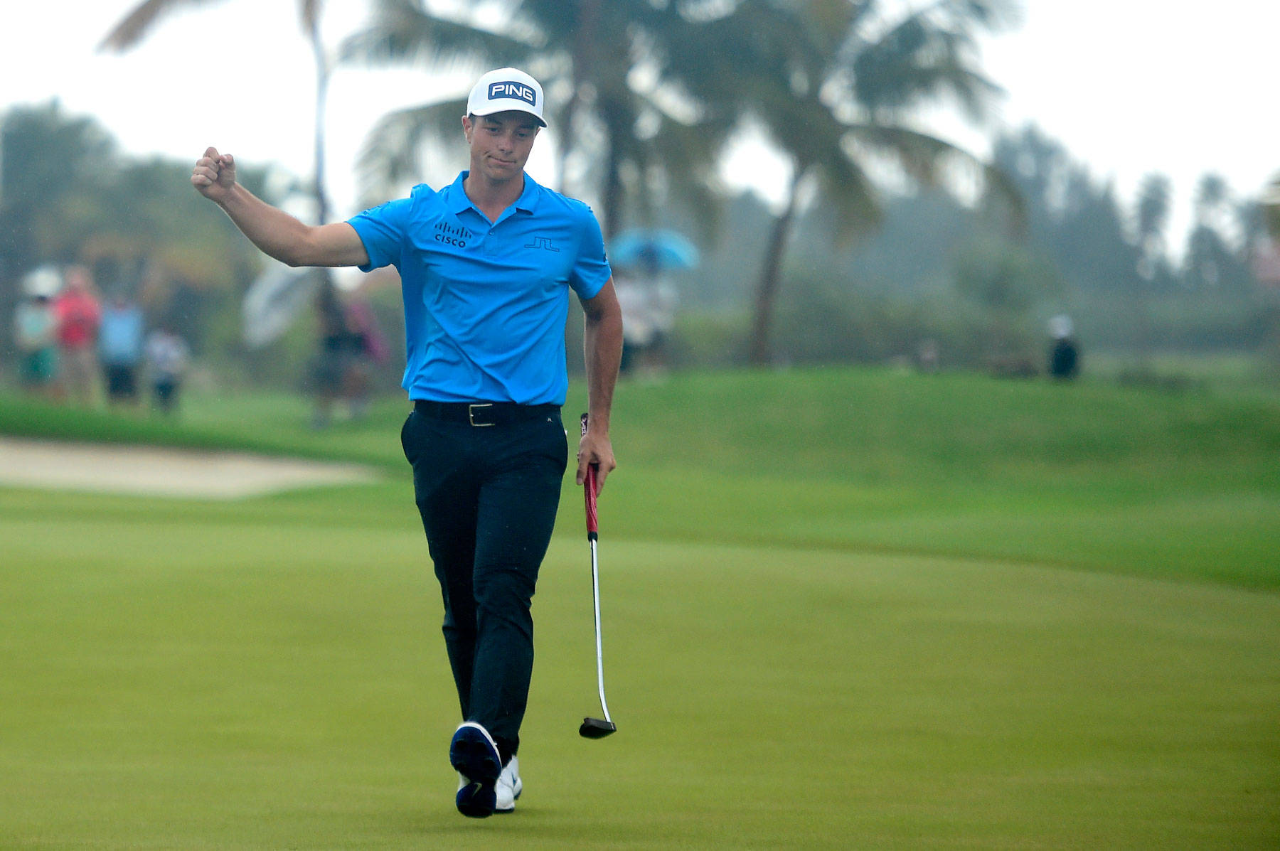 Viktor Hovland, blue shirt, lush green course, HD Desktop Wallpaper