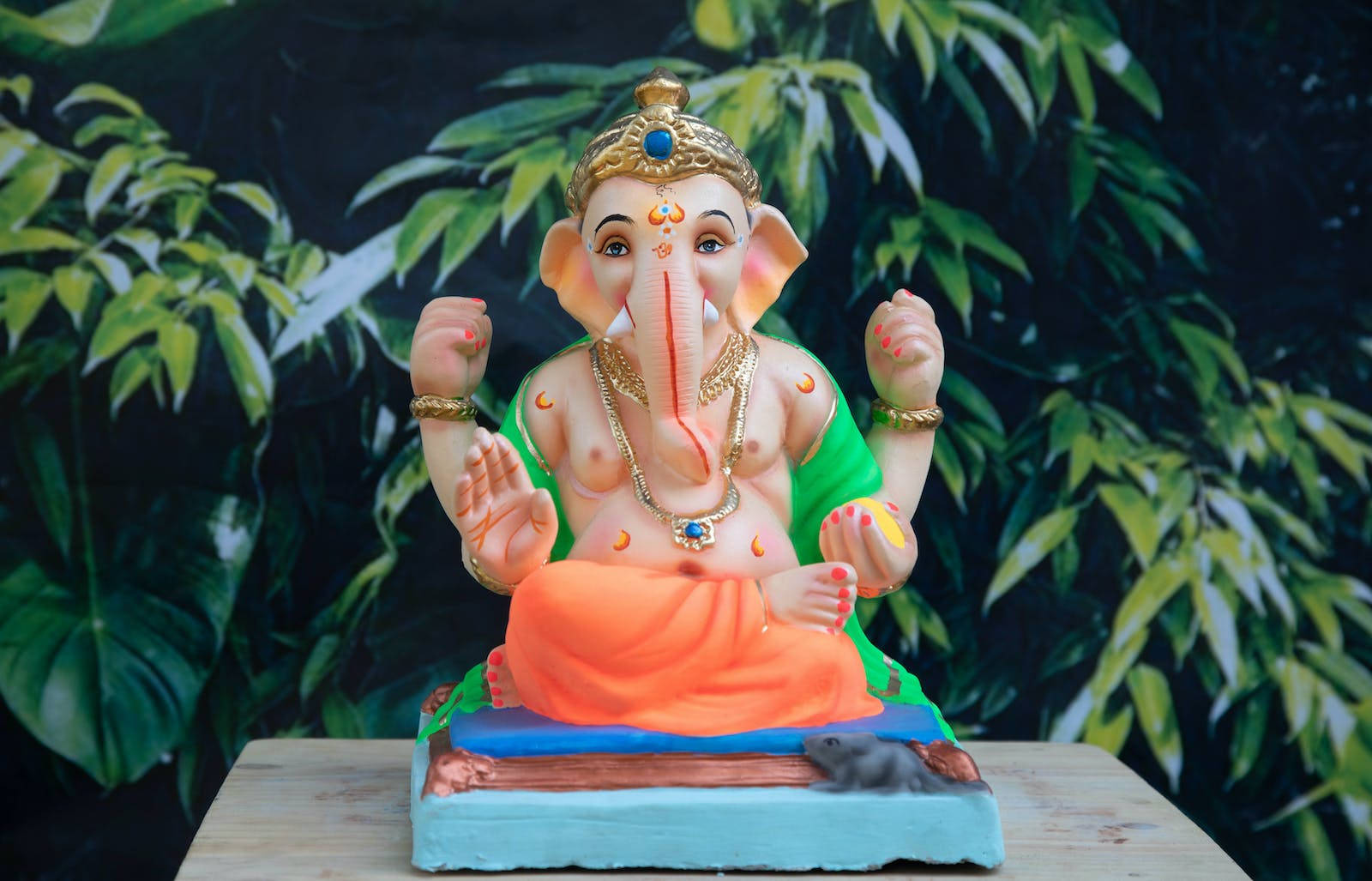 Vinayaka, green and orange clothes, statue of Lord Ganesha, HD Desktop Wallpaper