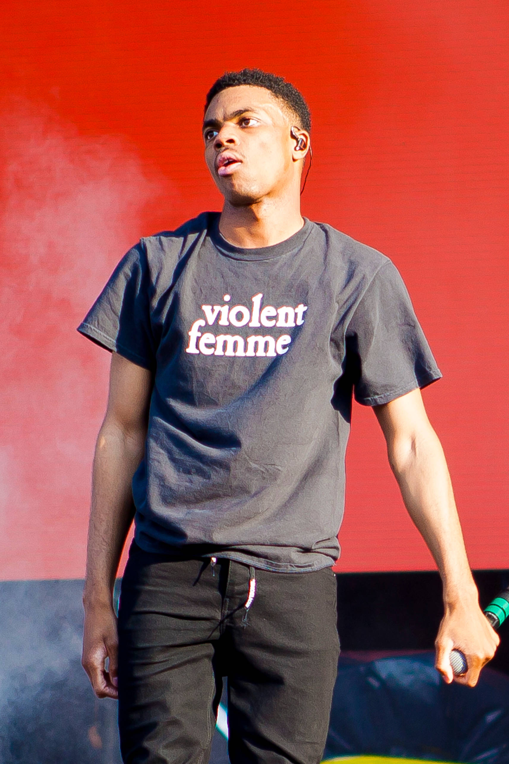 Vince Staples, violent femme t-shirt, gray, 2K Phone Wallpaper