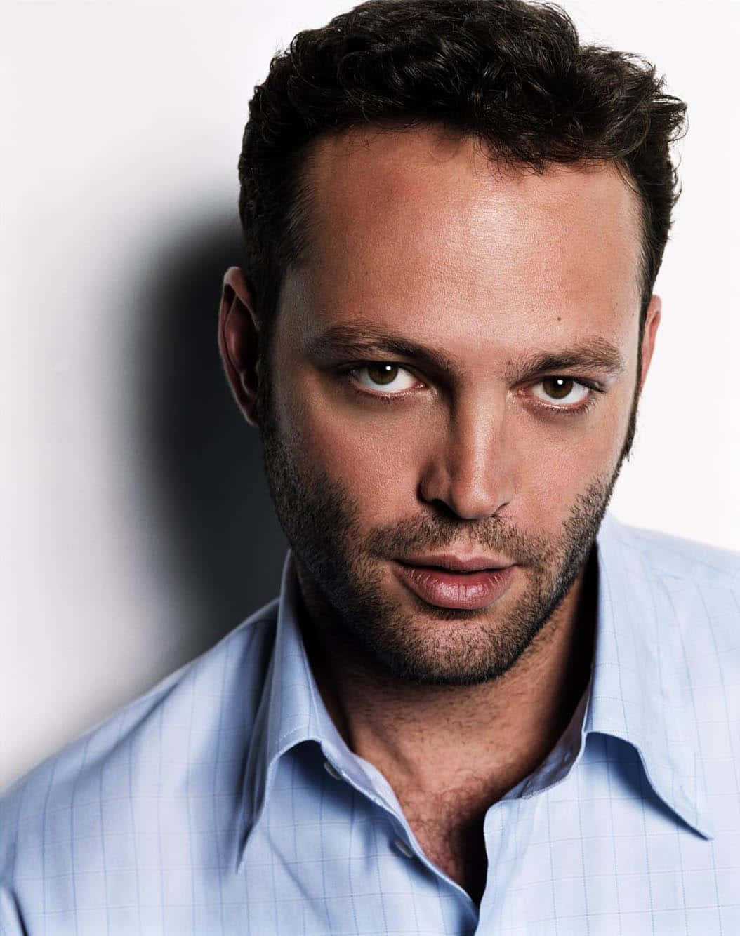 Vince Vaughn, light blue checkered shirt, plain white background, HD Phone Wallpaper