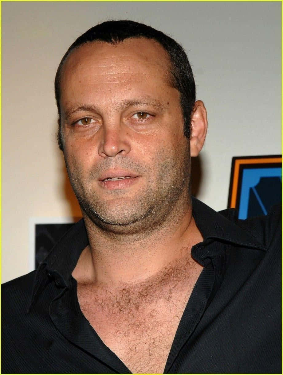 Vince Vaughn, black collared shirt, short dark hair, SD Phone Wallpaper