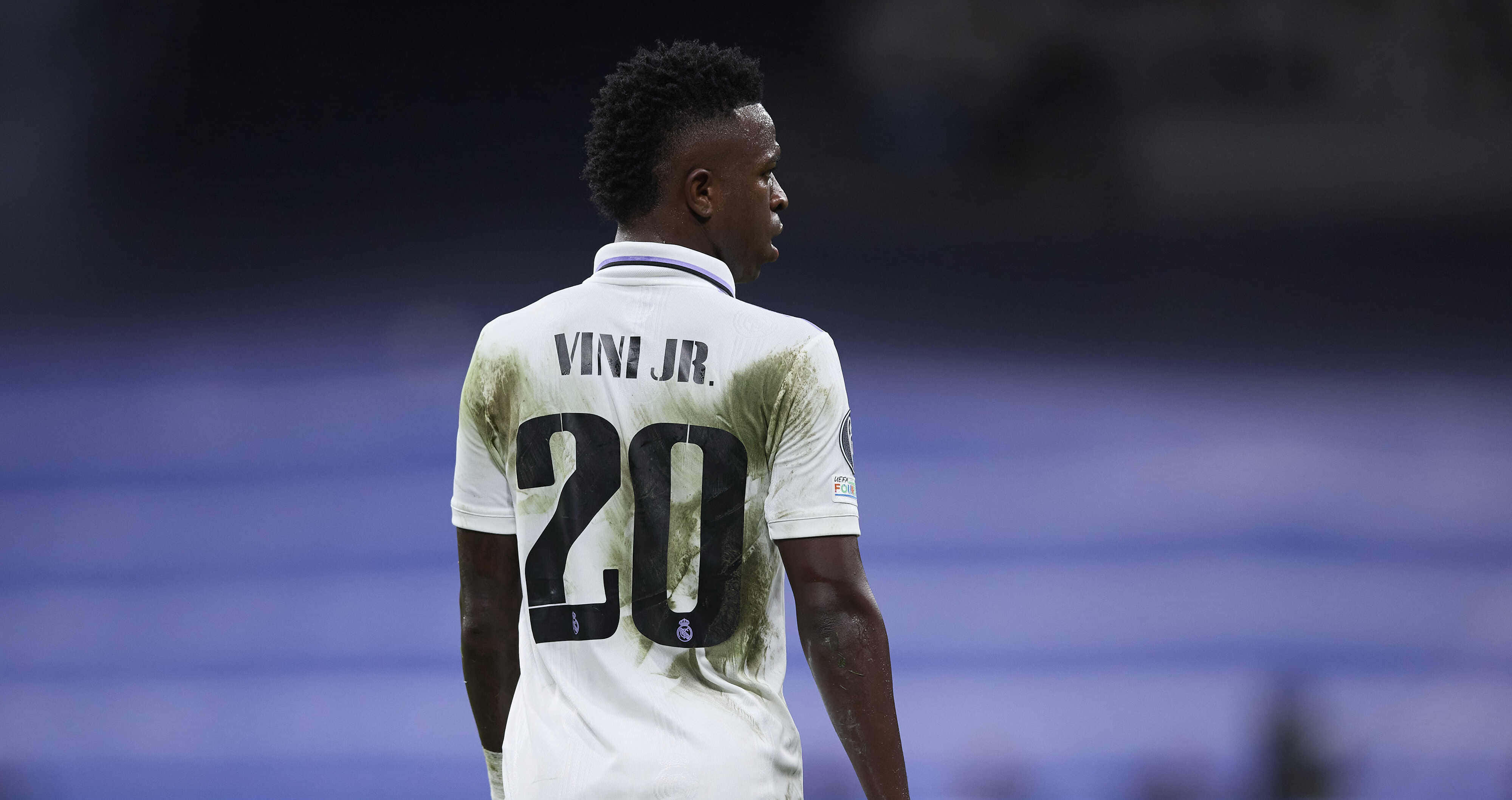 Vini Jr, number 20, white jersey, 4K Desktop Wallpaper