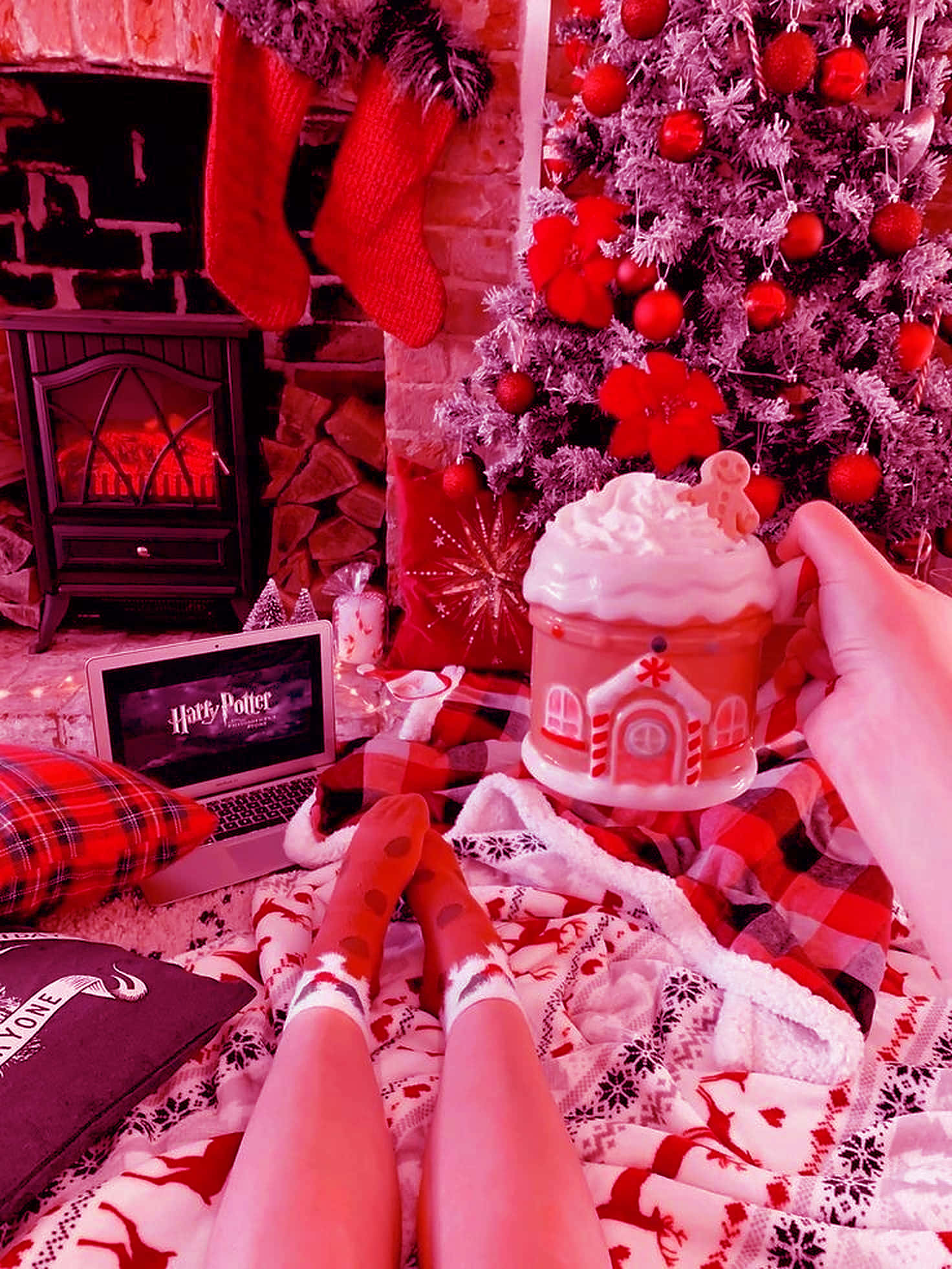 Vintage 50's Christmas, fireplace, decorated tree, Full HD Phone Wallpaper