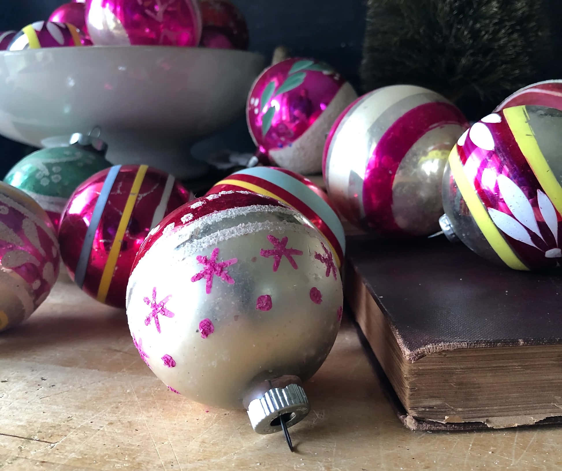 Vintage Pink Christmas Ornaments, pink, silver, Full HD Desktop Wallpaper
