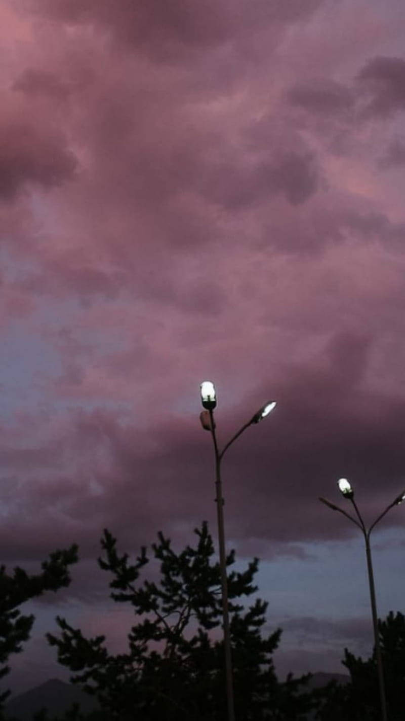 Vintage Aesthetic Clouds, street light, purple twilight sky, HD Phone Wallpaper