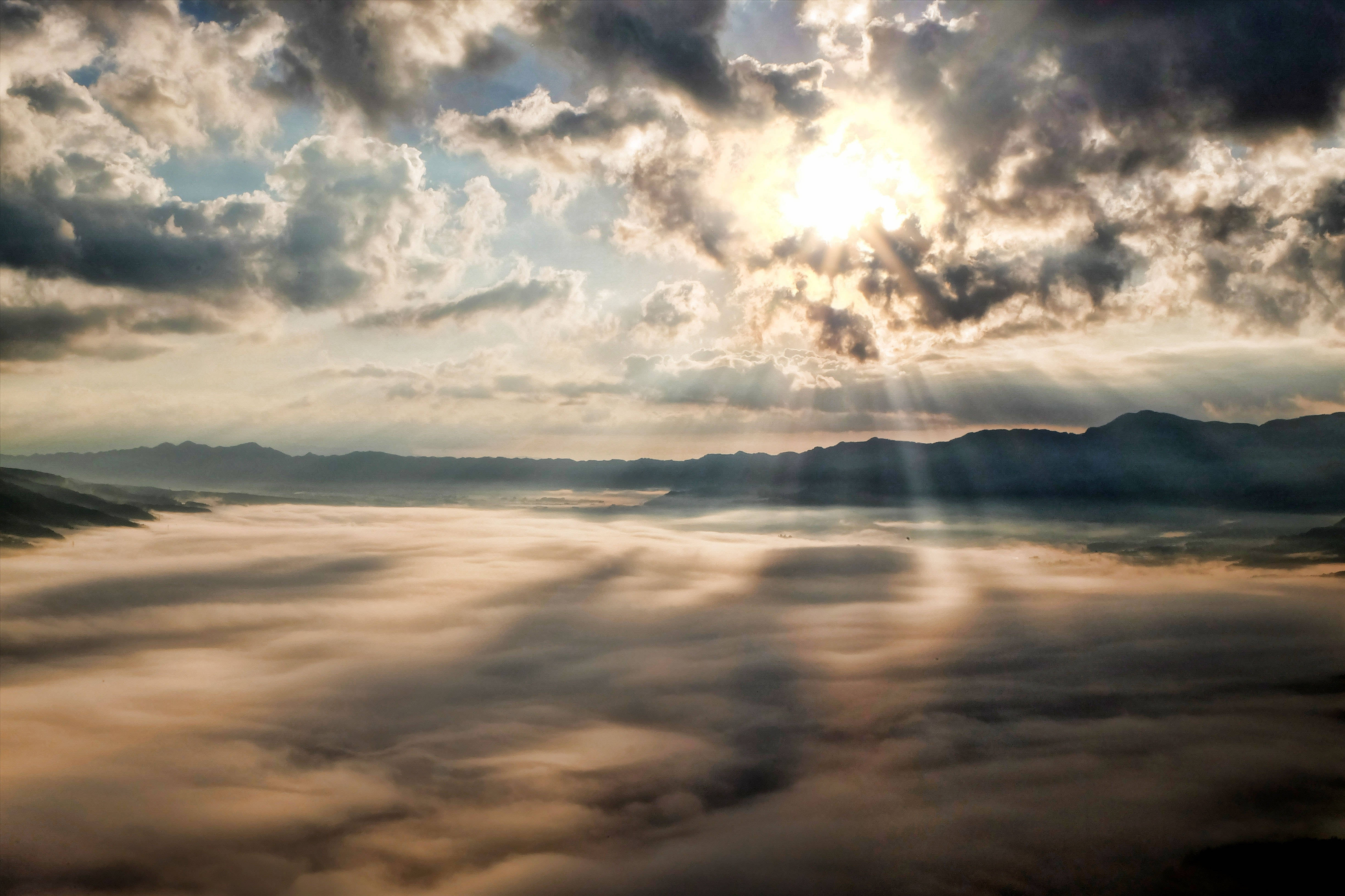 Vintage Aesthetic Clouds, sun rays, golden rays, 4K Desktop Wallpaper