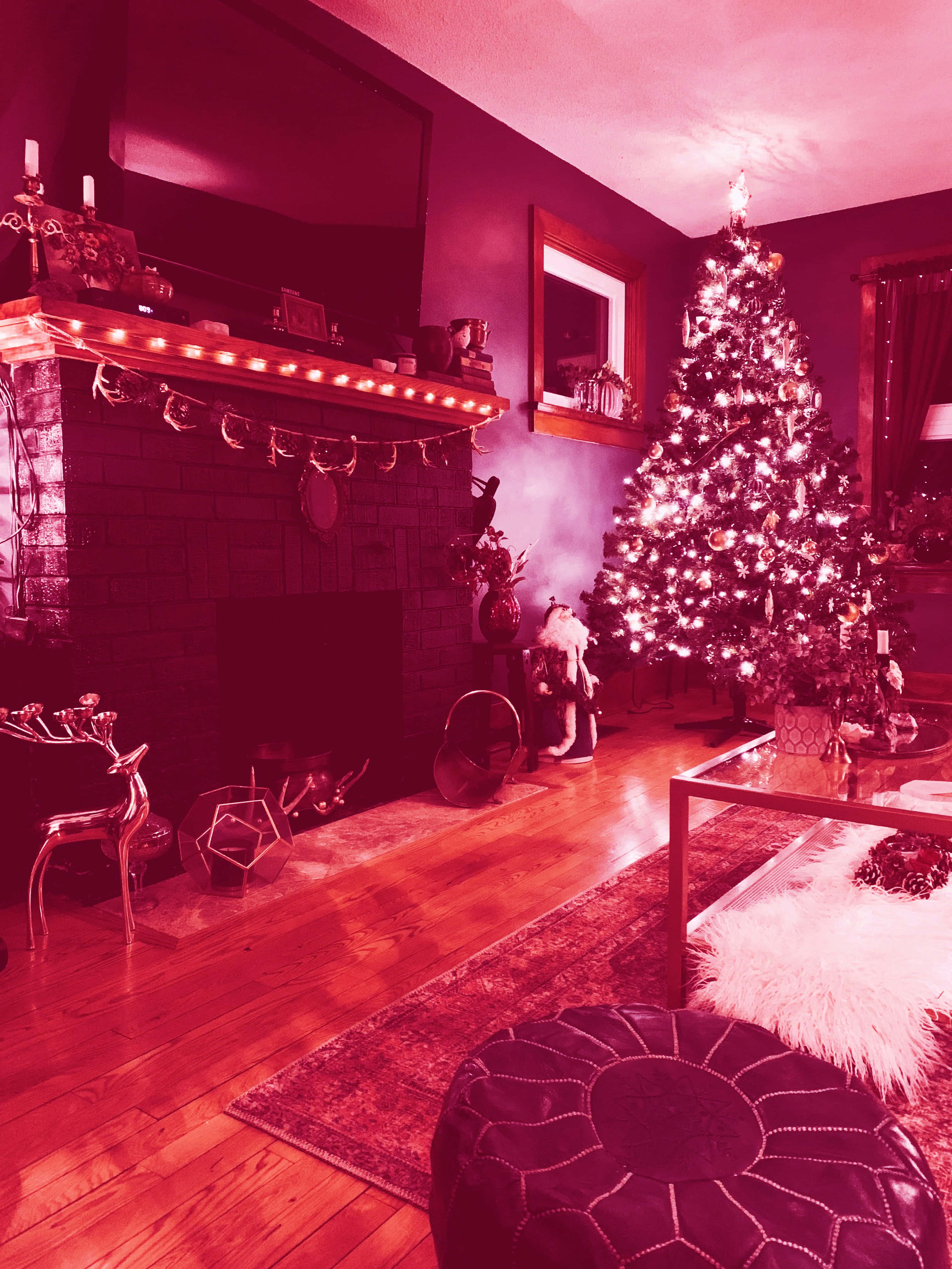 Vintage Christmas, living room, glowing Christmas tree, 4K Phone Wallpaper
