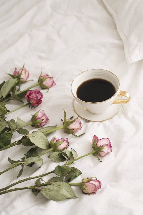 vintage flower aesthetic, white cup, black coffee, SD Phone Wallpaper