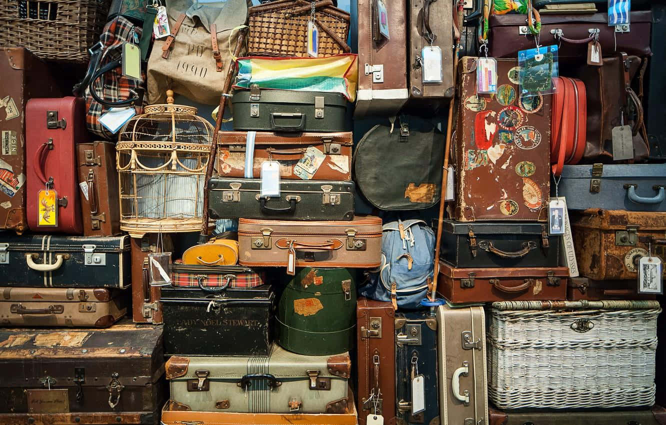 vintage suitcase collection wall, vintage suitcases, wicker baskets, HD Desktop Wallpaper