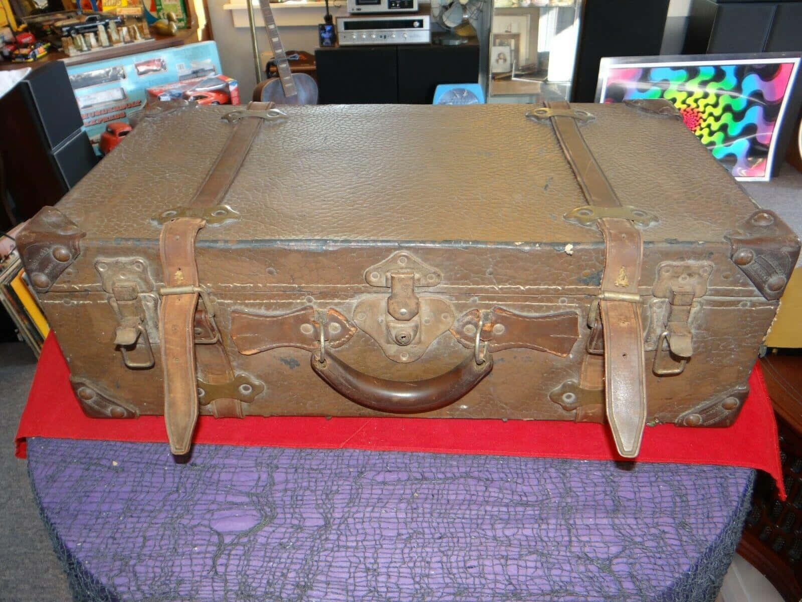 antique brown leather suitcase, brass hardware, red cloth, HD Desktop Wallpaper