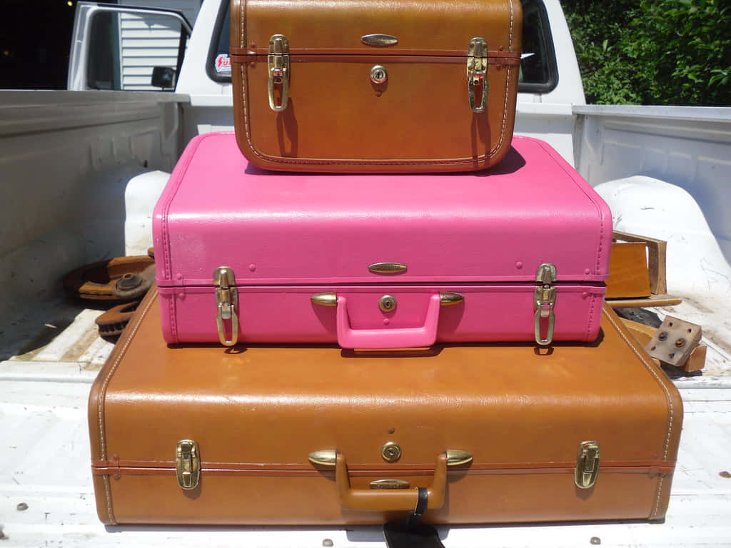 vintage luggage, truck bed, tan, SD Desktop Wallpaper