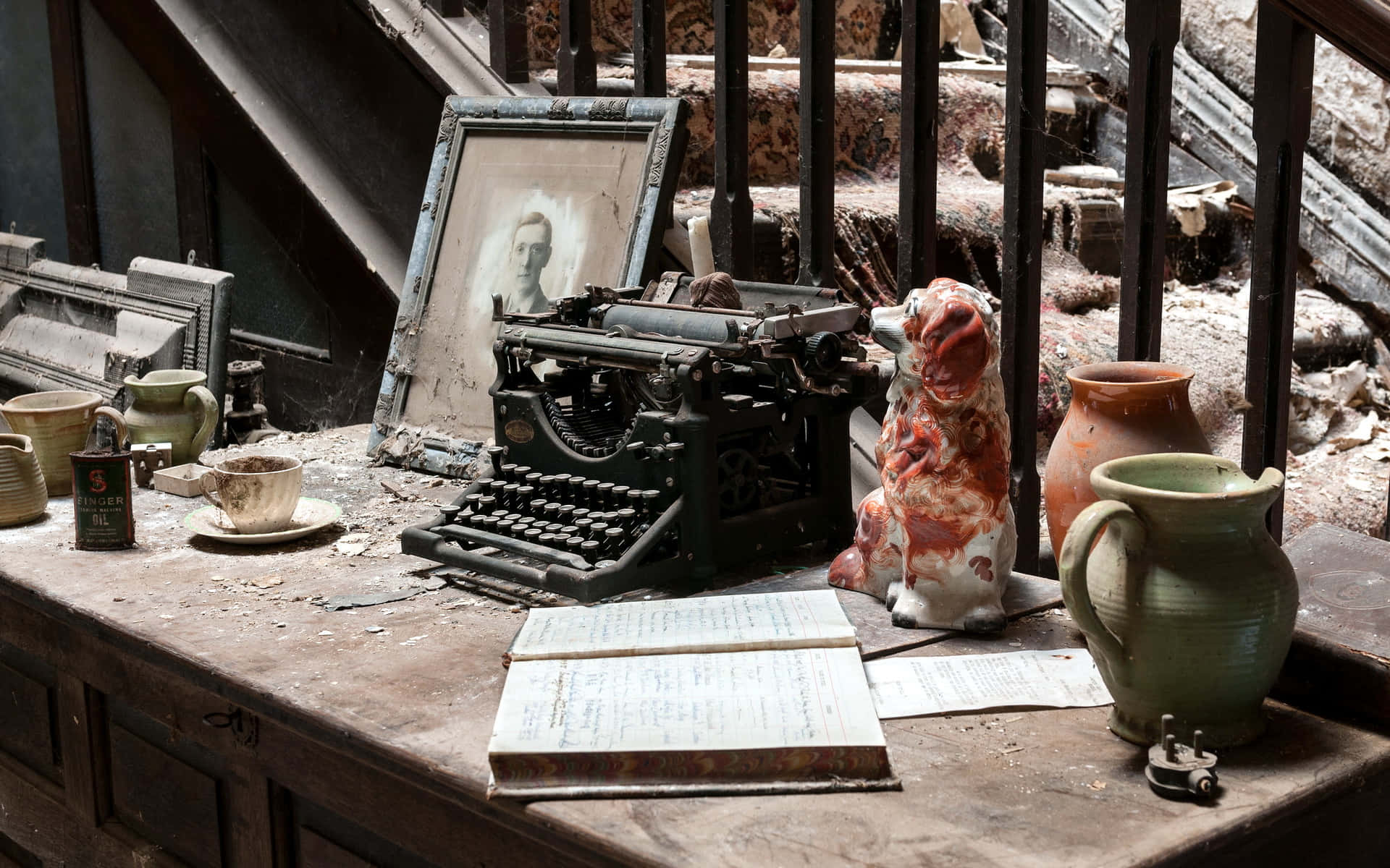 weathered wooden desk, old typewriter, framed portrait, Full HD Desktop Wallpaper
