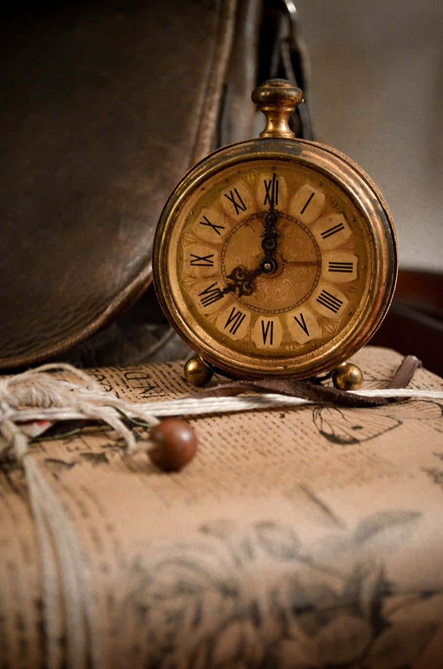antique brass pocket watch, Roman numerals, vintage leather-bound book, HD Phone Wallpaper