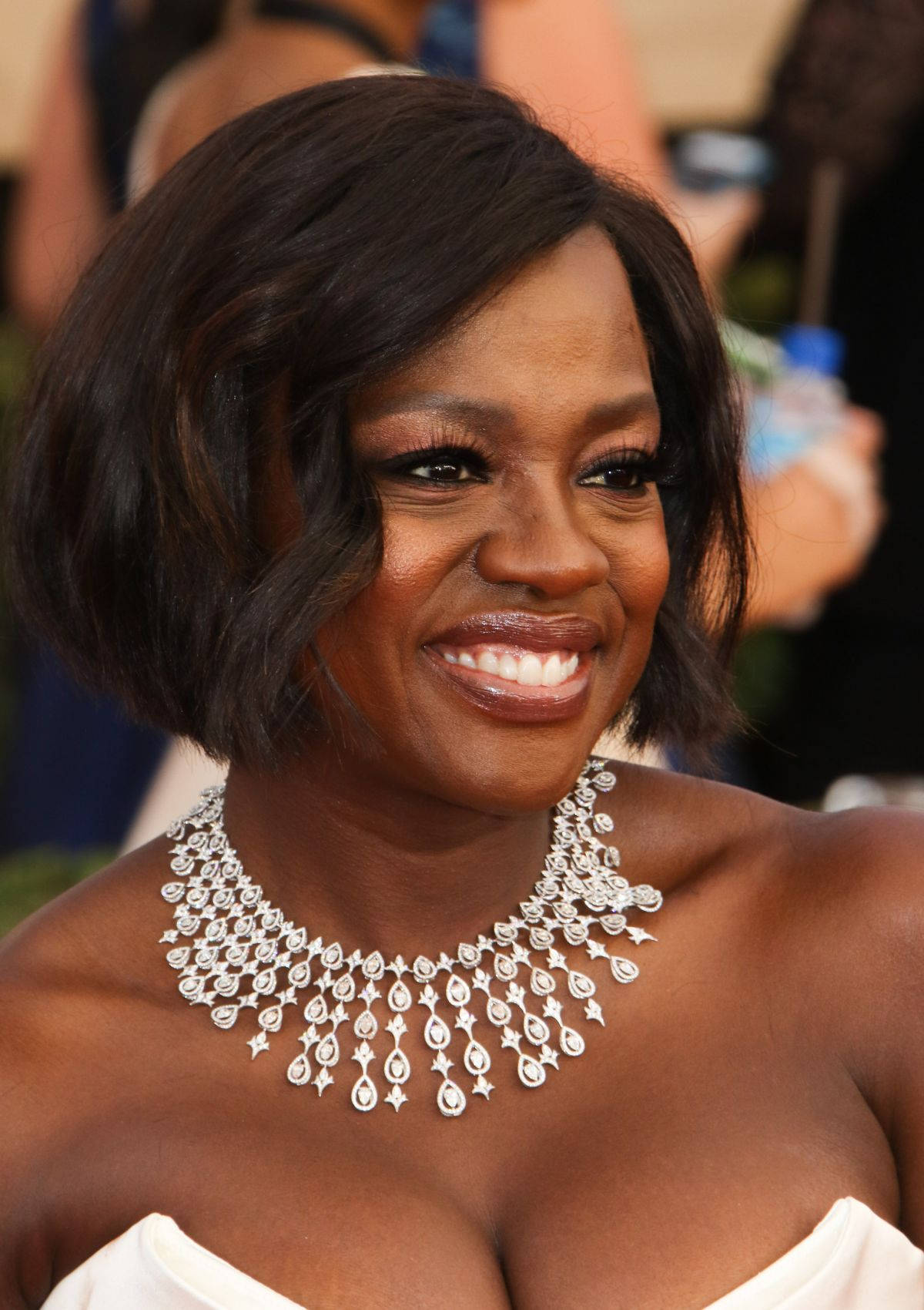 Viola Davis, white outfit, short dark bob, HD Phone Wallpaper