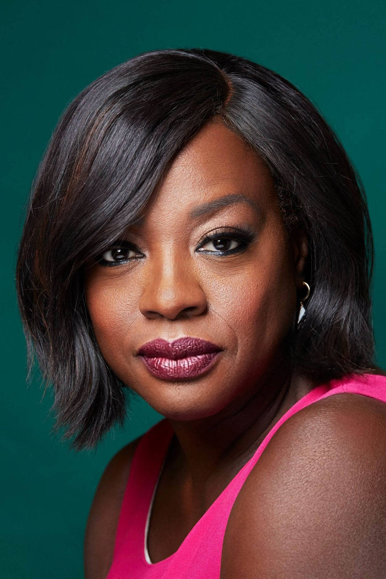 Viola Davis, Hollywood photoshoot, deep green backdrop, HD Phone Wallpaper