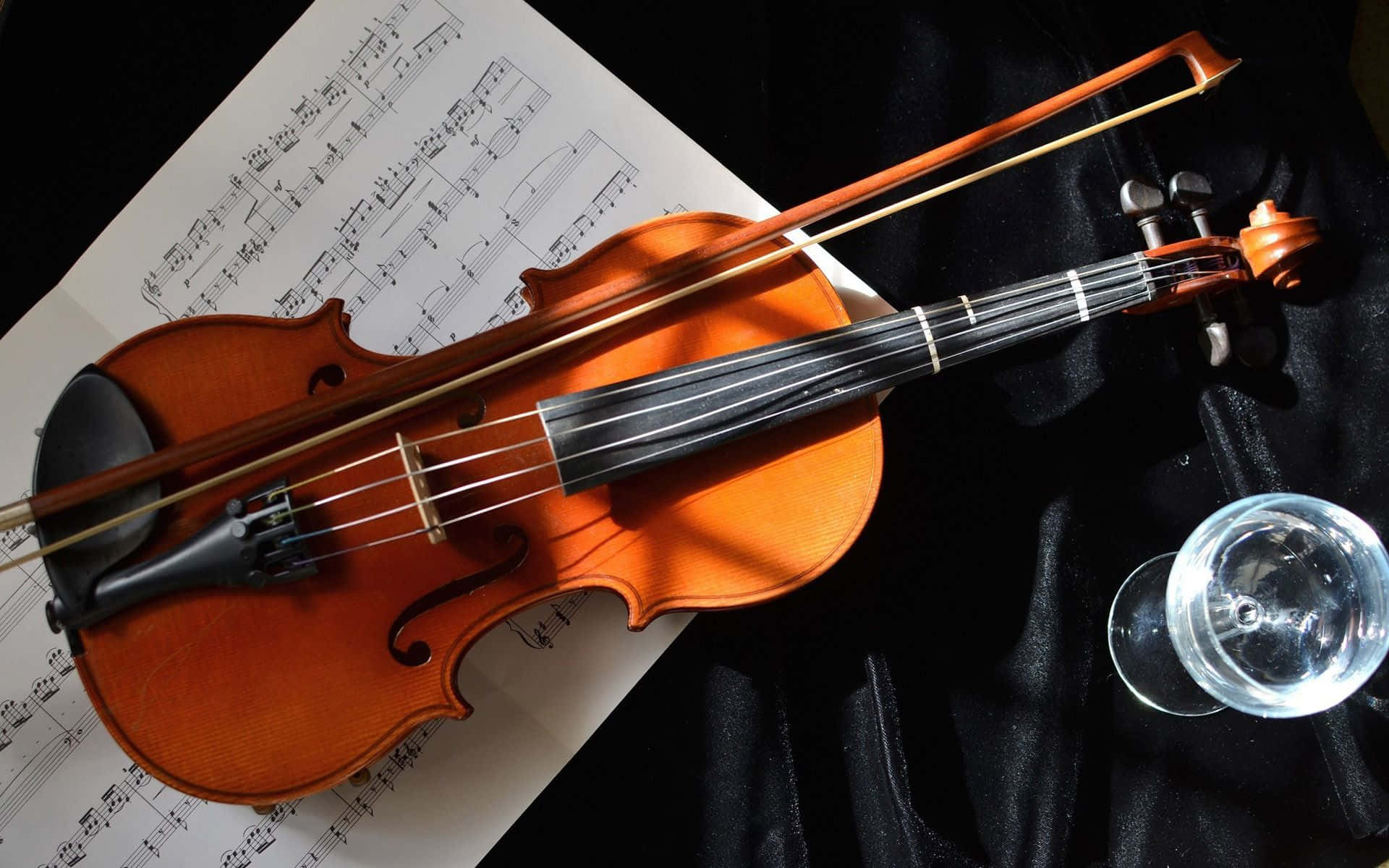 Violin, Wooden Chordophone, Sunlight Effect, Full HD Desktop Wallpaper
